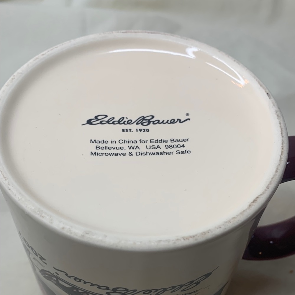 Eddie Bauer 2007 collectable coffee mug featuring winter dog sled scene. - Picture 7 of 10